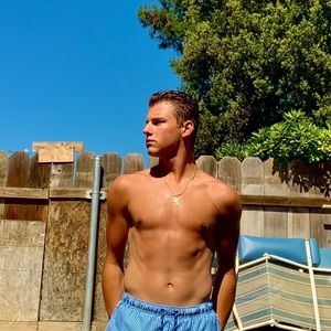 Meet your Posher, Cole